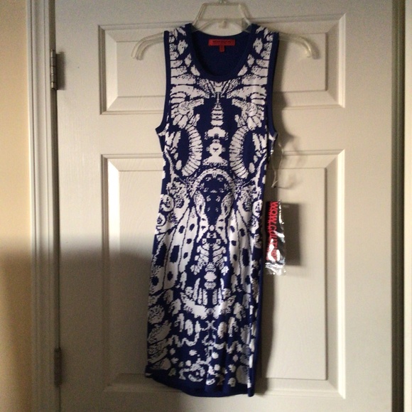 NEW Navy and White Patterned Bodycon dress with Peekaboo Back - Picture 1 of 3
